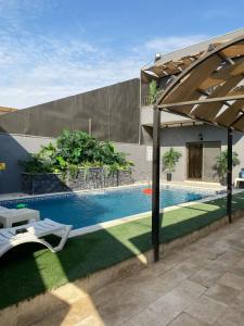 Kolam renang di atau dekat dengan SAN VITO Chalet