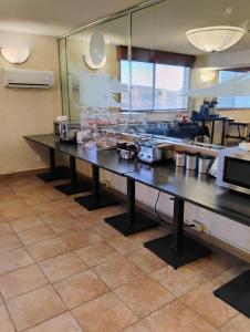 Kuchyň nebo kuchyňský kout v ubytování Shilo Inn Klamath Falls