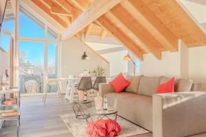 Ruang duduk di Tutzing Seeblick Apartment mit Balkon