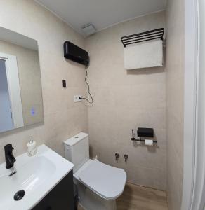 Et badeværelse på Vacacionate en Ronda + 16 billeder