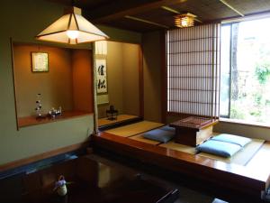 佳松日式旅馆的休息区