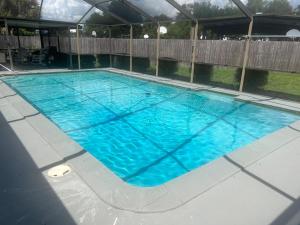 Πισίνα στο ή κοντά στο John Shirleys Retreat