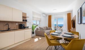 Nhà bếp/bếp nhỏ tại Dada Luxury Apartment A2