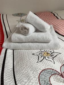 Letto o letti in una camera di Ferienwohnung in Mörel