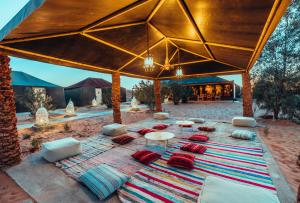 Posezení v ubytování Tassili Luxury Desert Camp