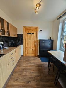 Køkken eller tekøkken på L' - city' Reina' apartments'