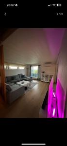 Ένα ή περισσότερα κρεβάτια σε δωμάτιο στο charming house by the sea