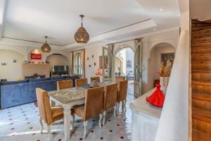 Kuchyň nebo kuchyňský kout v ubytování Riad de Charme 4 chambres à La Palmeraie