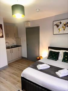 Kuchyň nebo kuchyňský kout v ubytování The Wolfs Tavern