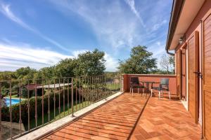 Balkón alebo terasa v ubytovaní Villa Kontesici 12