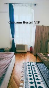 Centrum Hostel房間的床