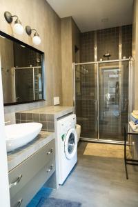 Bilik mandi di Apartment Paradise Baku