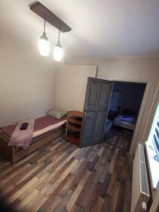 Postel nebo postele na pokoji v ubytování Alejas KAMBARI