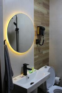 Future Inn Hotel Nizami street的一间浴室