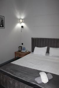 Future Inn Hotel Nizami street客房内的一张或多张床位