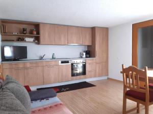 Kuchyň nebo kuchyňský kout v ubytování Apartment Marina