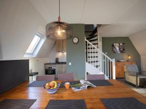 Η κουζίνα ή μικρή κουζίνα στο Holiday Home in Plasmolen near Lakes
