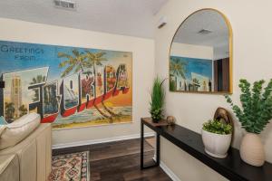 Ein Sitzbereich in der Unterkunft Havana Hideaway 3BR Home with Private Pool and Dedicated Office