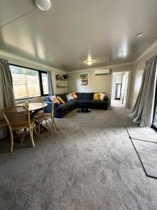 Galeriebild der Unterkunft Whare iti on Johns in Christchurch