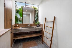 Ένα μπάνιο στο Blue Kai Villa by Alfred in Bali +27 φωτογραφίες