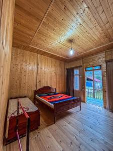 Postel nebo postele na pokoji v ubytování Gomi Riverside + 21 fotografií