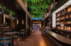 Lounge nebo bar v ubytování Thompson Central Park New York, by Hyatt