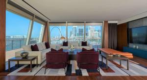 Uma área de estar em Park Hyatt Auckland