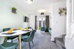Posezení v ubytování Hampton Peterborough Contractor House - Sleeps 4 - Perfect Stay While Working On Projects