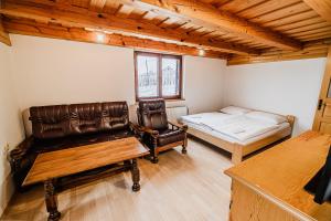Postel nebo postele na pokoji v ubytování Vineyard Cottage Maleric with Pool Access