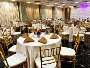 Restaurace v ubytování Aryana Queen Beach Resort