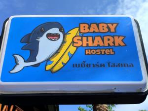 Certifikát, hodnocení, plakát nebo jiný dokument vystavený v ubytování Babyshark Hostel - Loh Dalum Bay