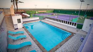 Piscina a Corralejo Lodge o a prop