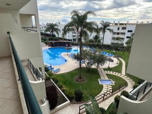 Πισίνα στο ή κοντά στο Oceanview Bliss in Albufeira Retreat Over Oldtown