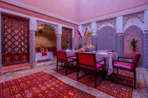 Posezení v ubytování Riad Le Graff Pink