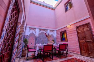 Posezení v ubytování Riad Le Graff Pink