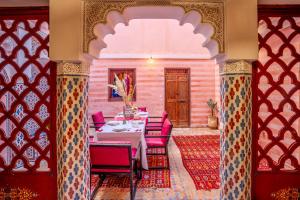 Posezení v ubytování Riad Le Graff Pink