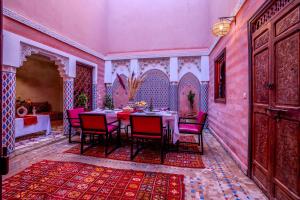 Posezení v ubytování Riad Le Graff Pink