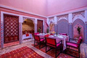 Posezení v ubytování Riad Le Graff Pink
