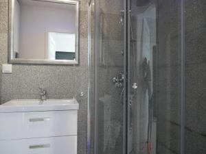 Łazienka w obiekcie Wisełka Apartamenty Sea & Lake