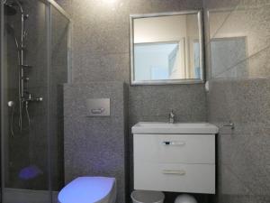 Łazienka w obiekcie Wisełka Apartamenty Sea & Lake