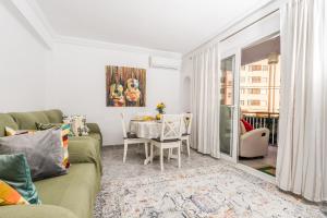 A seating area at Apartamento Mágico Javea Arenal