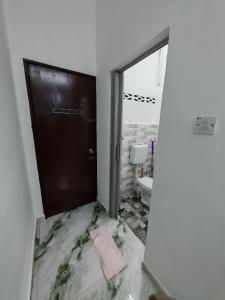 Bilik mandi di Homestay Banting #7, TUTUP SEMENTARA