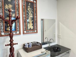 Kuchyň nebo kuchyňský kout v ubytování Longzhu Guesthouse + 37 fotografií