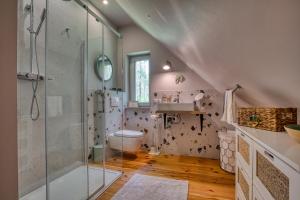 Kúpeľňa v ubytovaní UTASIÓWKA Mazury