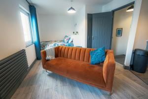 Χώρος καθιστικού στο Torpoint Pod - Free Parking