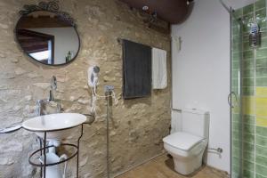 AS Palau dels Alemanys Suites Boutique Monument的一间浴室
