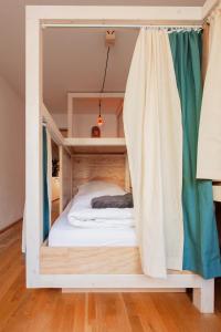 Posteľ alebo postele v izbe v ubytovaní Montagu Hostel