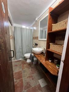 Ένα μπάνιο στο El Lagar de Enzo