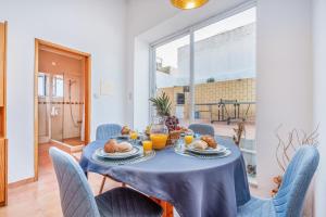 別荘の敷地内または近くでの食事または食べ物