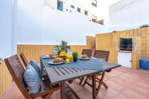 Ria House Alvorにあるキッチンまたは簡易キッチン +30枚の写真